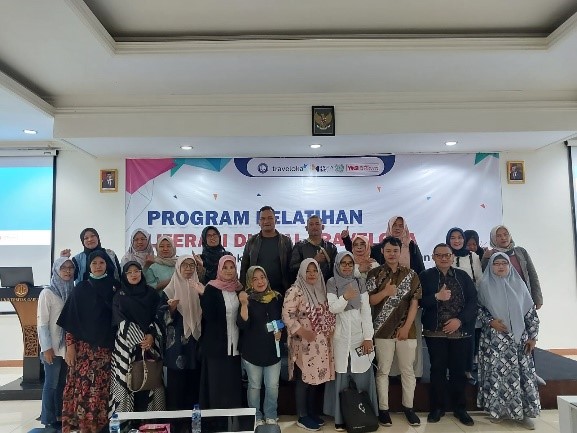 Pelaksanaan Pelatihan Literasi Digital Traveloka: Tingkatkan Kecakapan Digital untuk Pengembangan Usaha Mahasiswa dan UMKM Kabupaten Garut